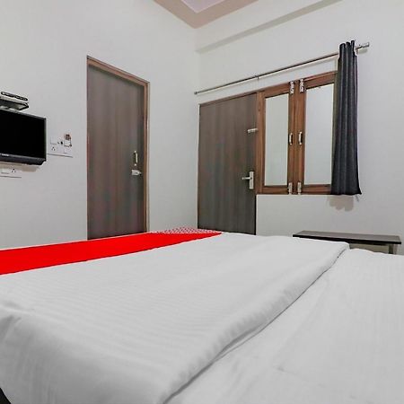 מטורה Rajlakshmi Guest House מראה חיצוני תמונה