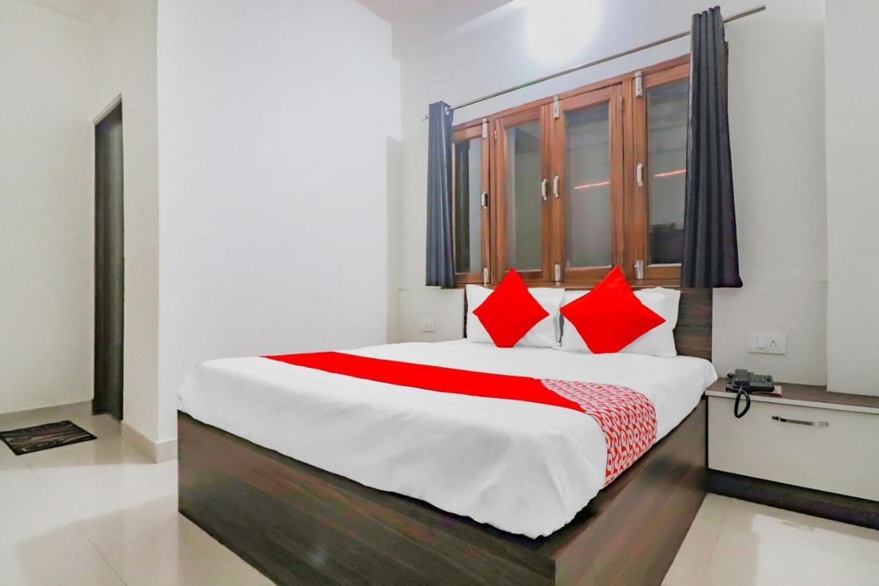 מטורה Rajlakshmi Guest House מראה חיצוני תמונה