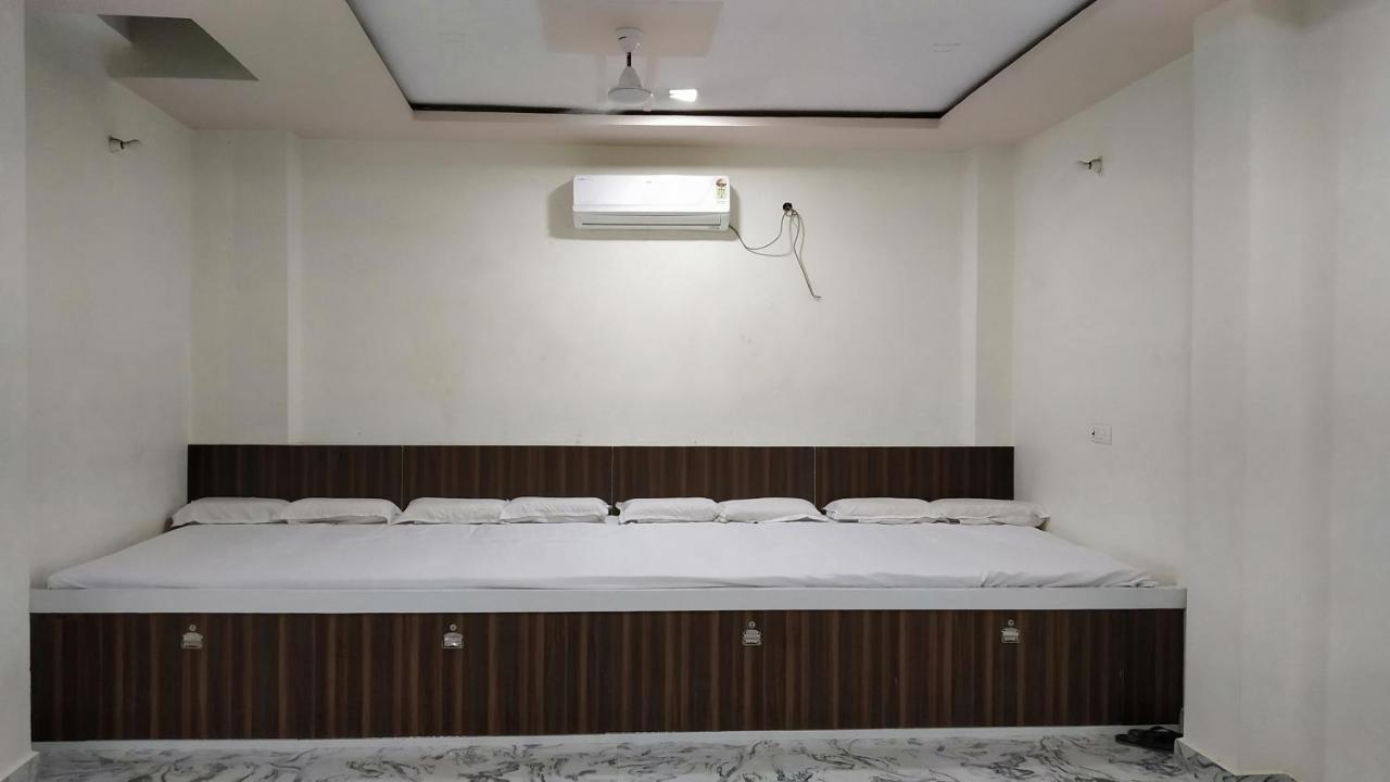 מטורה Rajlakshmi Guest House מראה חיצוני תמונה